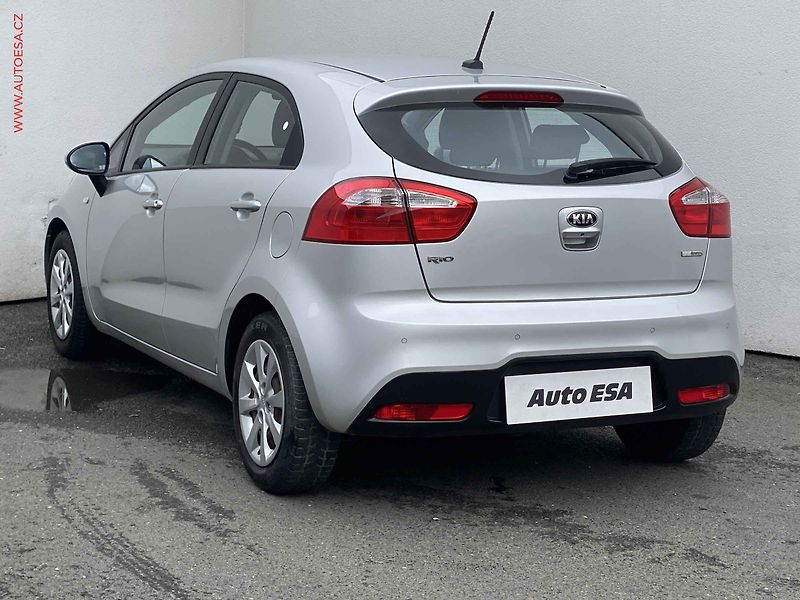 Kia Rio (2015) 1.4i, Edition, navi, kamera - fotka 6 z 18