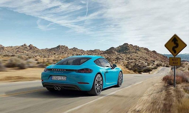 Porsche 718 Cayman a 718 Boxster.