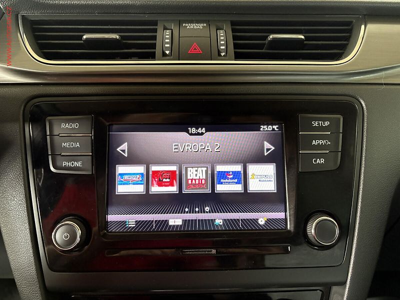 Škoda Rapid (2018) 1.0 TSI, ČR, DSG, kamera - fotka 11 z 15
