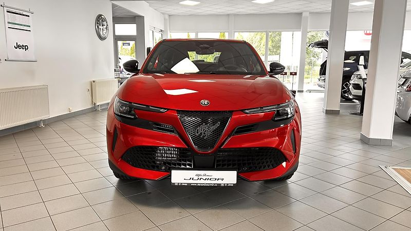 Alfa Romeo Junior 1.2T 145k Ibrida - fotka 2 z 14