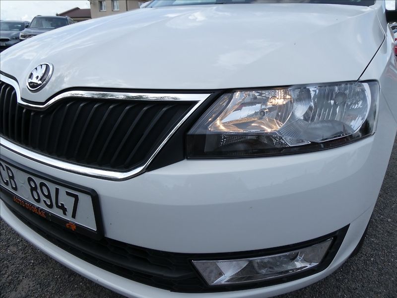Škoda Rapid 1,2 TSI 77kW Style Spaceback - fotka 4 z 36