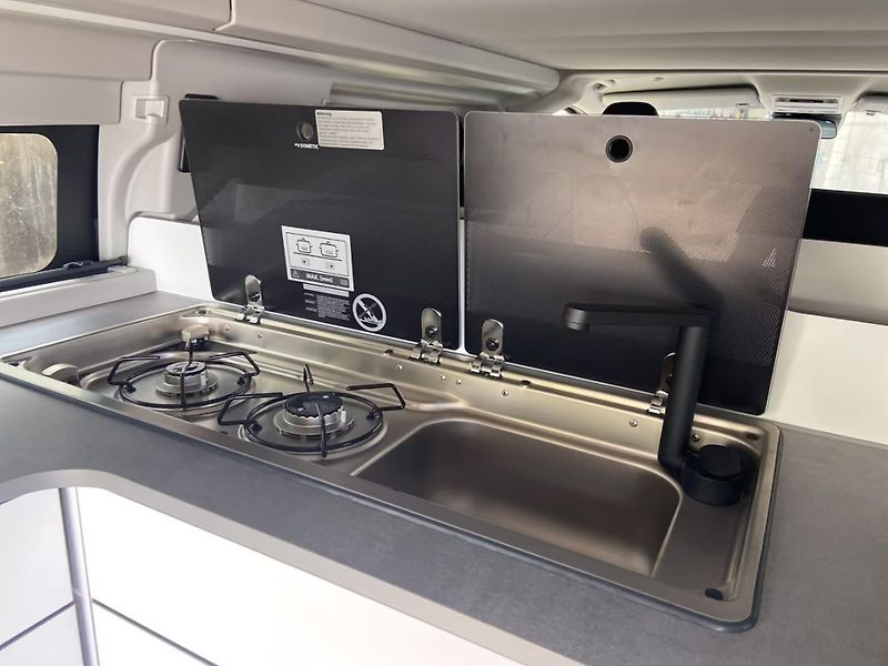 Ford Tourneo Custom Nugget Titanium 320 L1 Automat - fotka 16 z 18