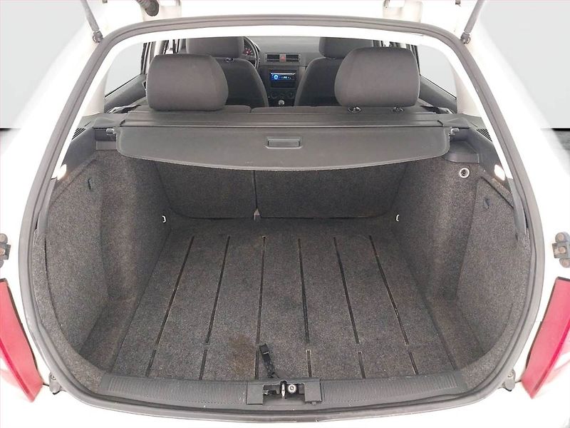Škoda Fabia (2003) 1.4 16V, Serv.kniha, nová STK - fotka 14 z 16