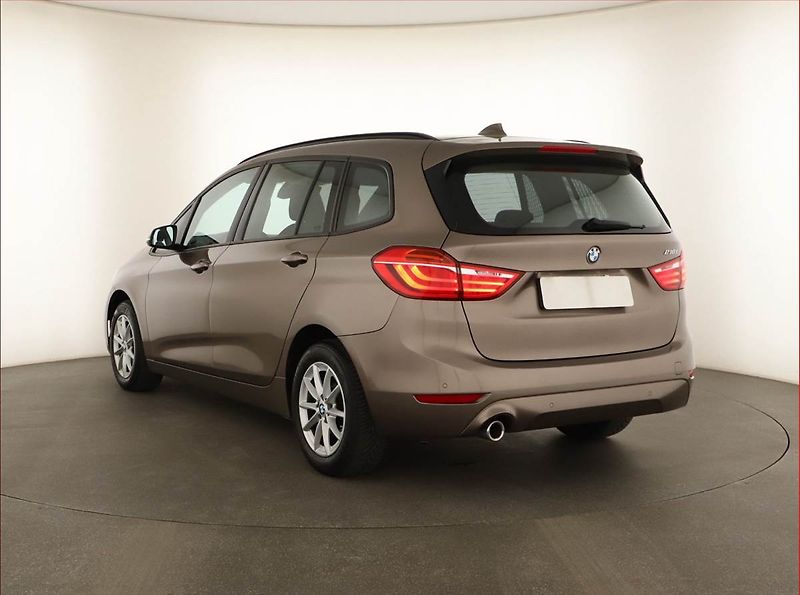 BMW Řada 2 (2020) 218i Gran Tourer, Serv.kniha - fotka 4 z 15