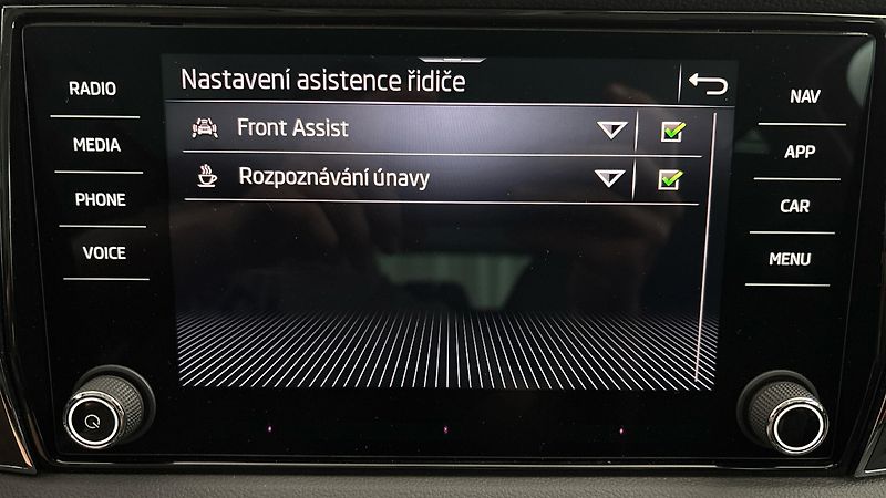 Škoda Karoq 2.0 TDI Style - fotka 24 z 26