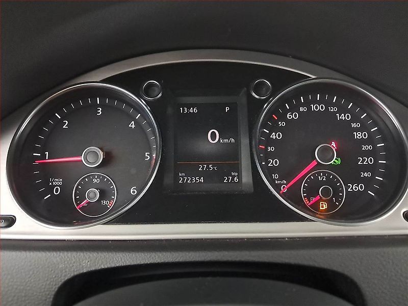 Volkswagen Passat (2014) 2.0 TDI, Automat, Xenony - fotka 11 z 21