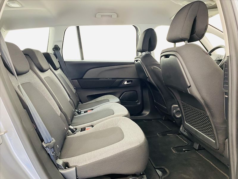 Citroën Grand C4 Picasso 1,6 HDi 88kW 1.Majitel - fotka 7 z 23