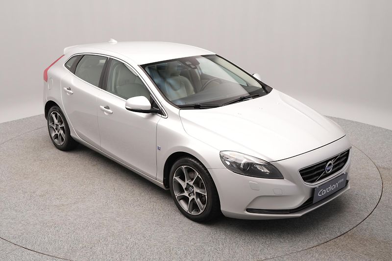 Volvo V40 D3 OCEAN RACE 1.maj - fotka 13 z 44