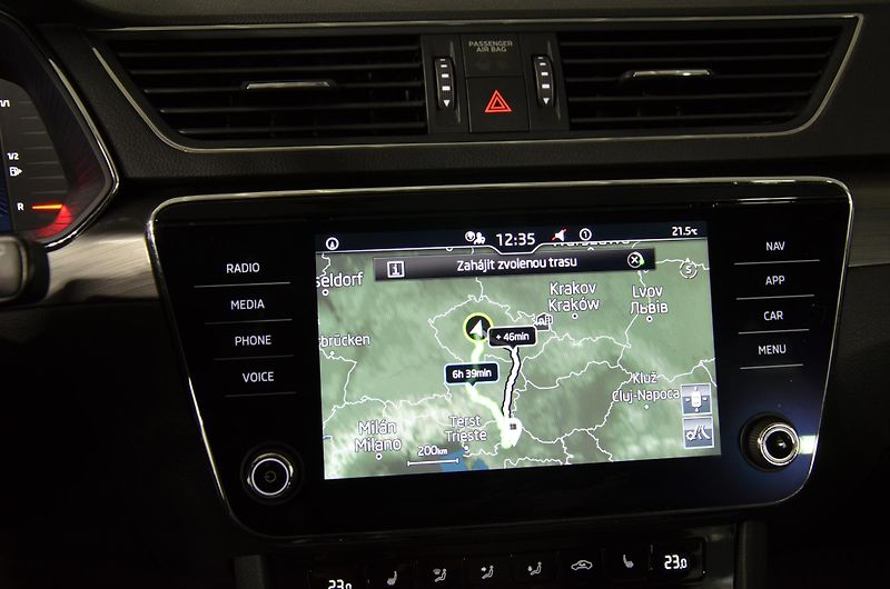 Škoda Superb (2022) 2.0TDI 110 Style kombi - fotka 18 z 23