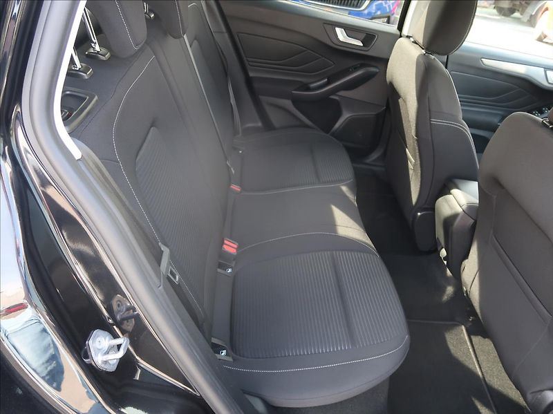 Ford Focus 1,5 EcoBlue,85kW,Titanium,1maj - fotka 21 z 27