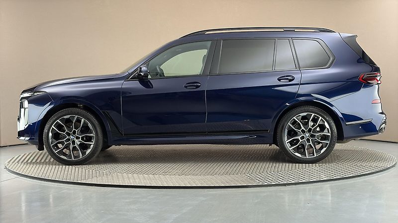 BMW X7 40i AUT xDrive M-paket - fotka 4 z 37