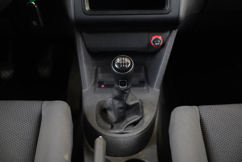 Volkswagen Touran - fotka 17 z 19