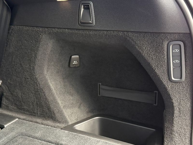 Volvo XC90 B5 PLUS, 360°, VZDUCH, VENTILA - fotka 16 z 25
