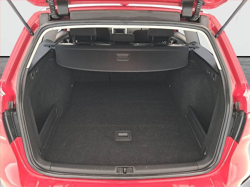 Volkswagen Passat (2014) 1.6 TDI, Serv.kniha, Navi - fotka 14 z 18