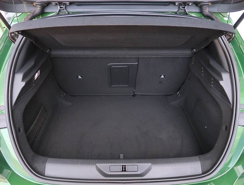 Peugeot 308 (2022) Allure 1.2 PureTech - fotka 14 z 19