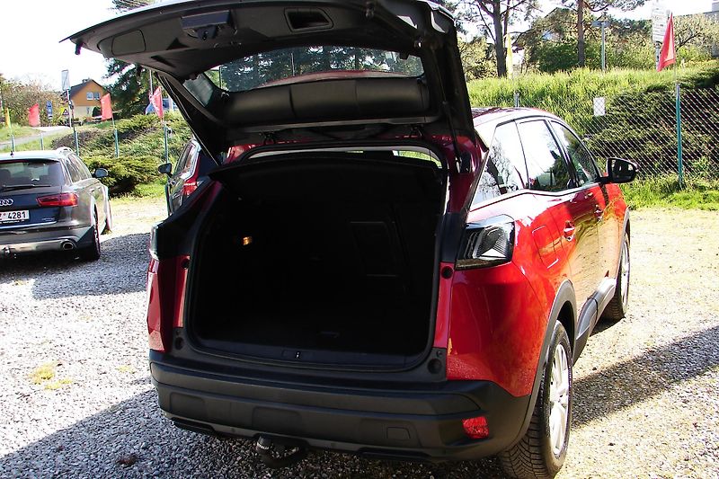 Peugeot 3008 1.5 BlueHDi 131PS 8EAT LED NAV - fotka 33 z 46