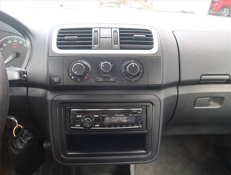 Škoda Roomster (2008) Comfort 1.2 12V, po STK, Tažné - fotka 12 z 14