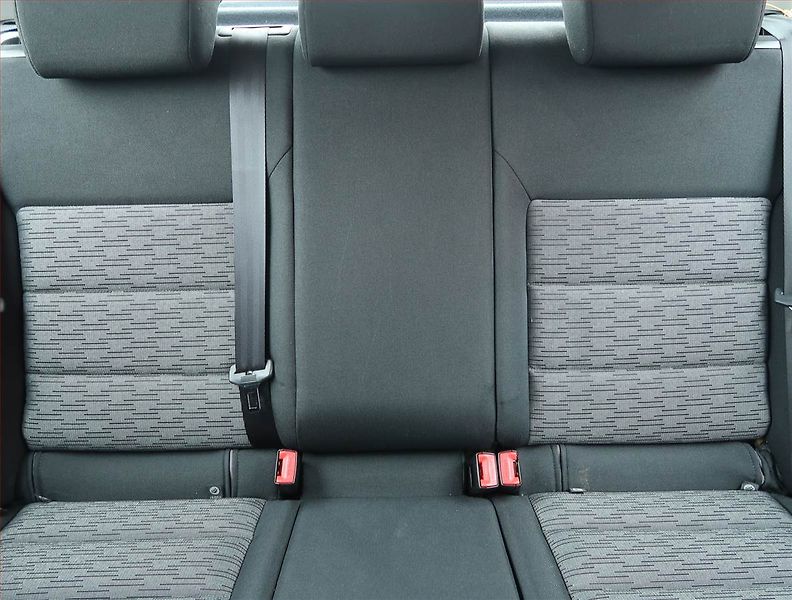 Škoda Octavia (2011) Ambiente 1.4 TSI, Serv.kniha - fotka 10 z 15