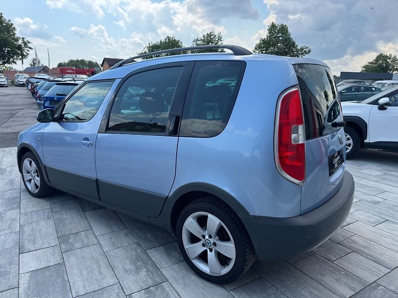 Škoda Roomster (2008) Scout 1.4i 63kW - fotka 7 z 34