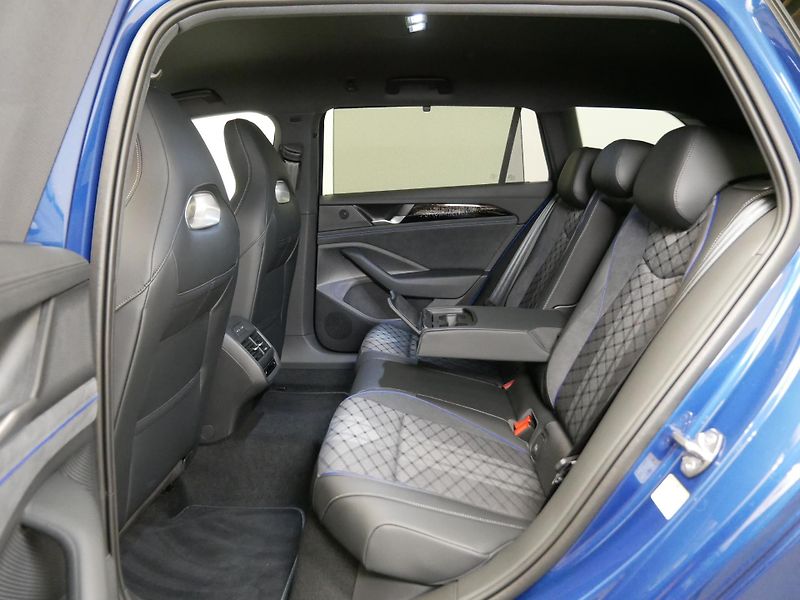 Volkswagen Passat - fotka 7 z 25