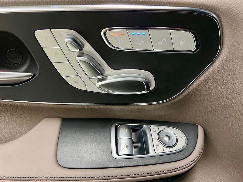 Mercedes-Benz Třídy V 300d 4MATIC AMG EXCLUSIVE XL - fotka 28 z 34