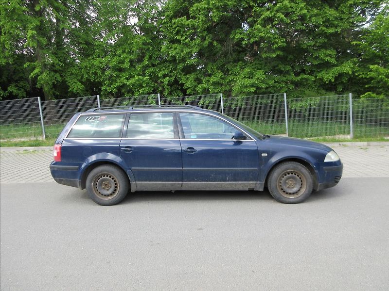 Volkswagen Passat 1,9 TDi, Klima, Vyhř. sed. - fotka 10 z 25