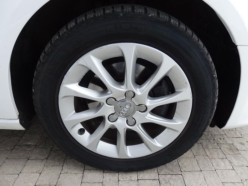 Audi A3 SPORTBACK 1.6 TDI KLIMA - fotka 15 z 17