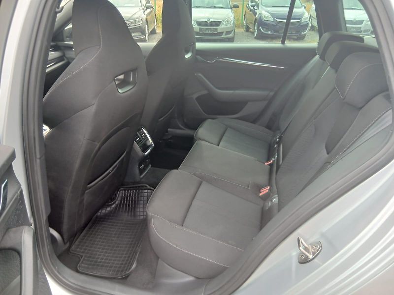 Škoda Octavia 2.0 TDI,STYLE INDIVIDUAL - fotka 45 z 58
