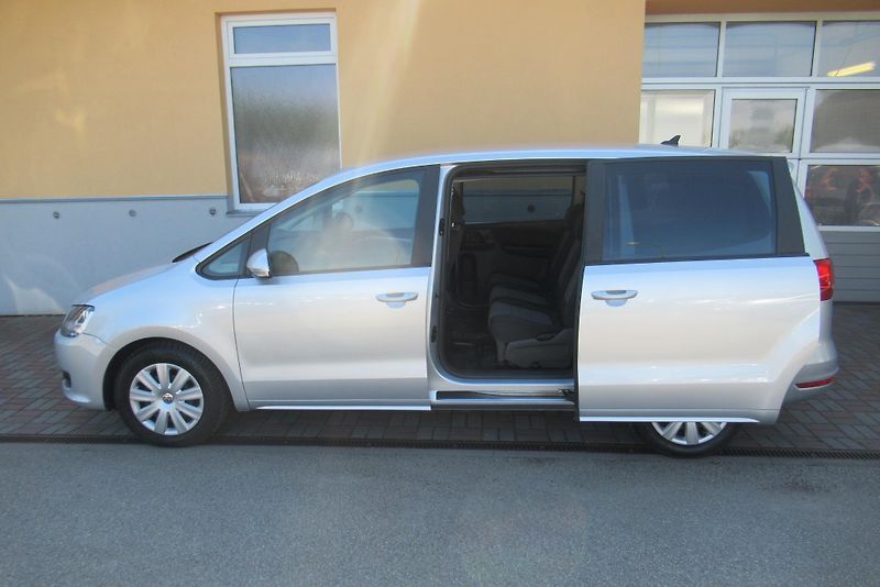 Volkswagen Sharan 2.0 TDi  KLIMA WEBASTO TAŽNÉ - fotka 8 z 23