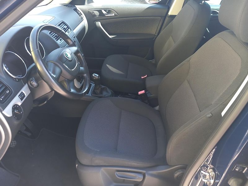 Škoda Yeti (2011) 1,6TDi TOPSTAV 1.MAJ. NOVÁ STK - fotka 9 z 39