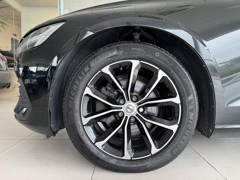 Volvo V60 D3 AUT*110kW*LED*KeyLess*DPH - fotka 33 z 34