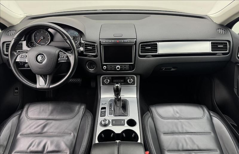 Volkswagen Touareg 3,0 ACC 360° TZ PEČLIVÝ SERVIS - fotka 7 z 49