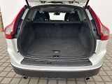 Volvo XC60 2.4 D4 4x4 Momentum - náhled 11