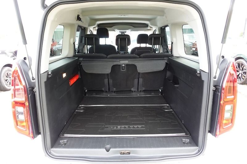 Toyota ProAce City Verso 1.5 D4-D 130 6 MT Long 5D Fami - fotka 14 z 31