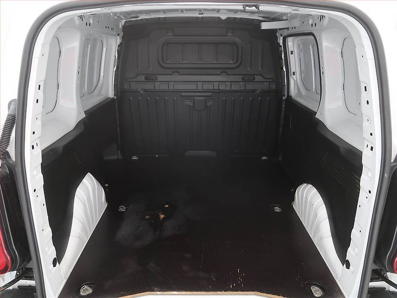 Opel Combo (2023) 1.5 CDTI, ČR, DPH - fotka 13 z 15