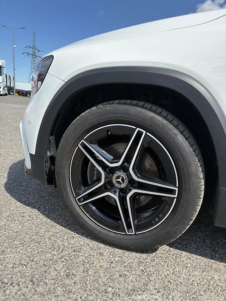 Mercedes-Benz GLB (2025) 200d 4MATIC - fotka 9 z 15
