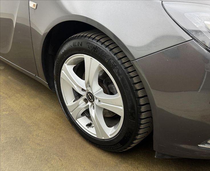 Opel Insignia 2,0 CDTi LED VÝHŘEV 2XKOLA ČR - fotka 31 z 33