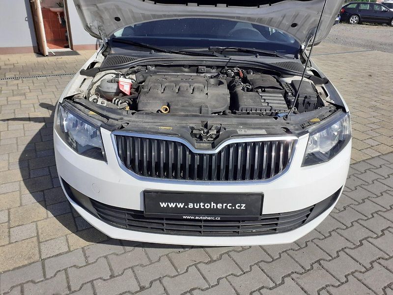 Škoda Octavia (2015) III Kombi 1.6 TDi - fotka 16 z 25