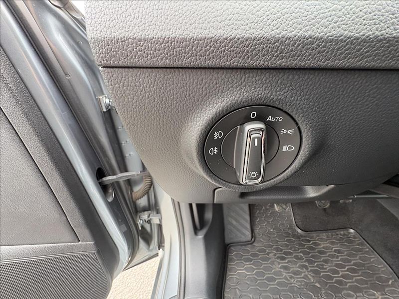 Škoda Superb 1,6 TDi 88kW Xenon,ACC,Výhřev - fotka 5 z 36