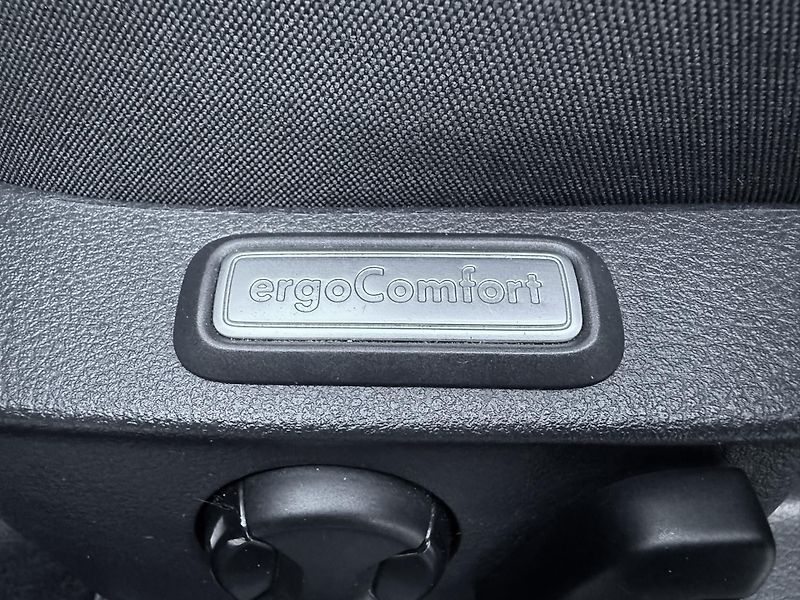 Volkswagen Passat 1,4 TSI Comfortline Navi - fotka 15 z 45