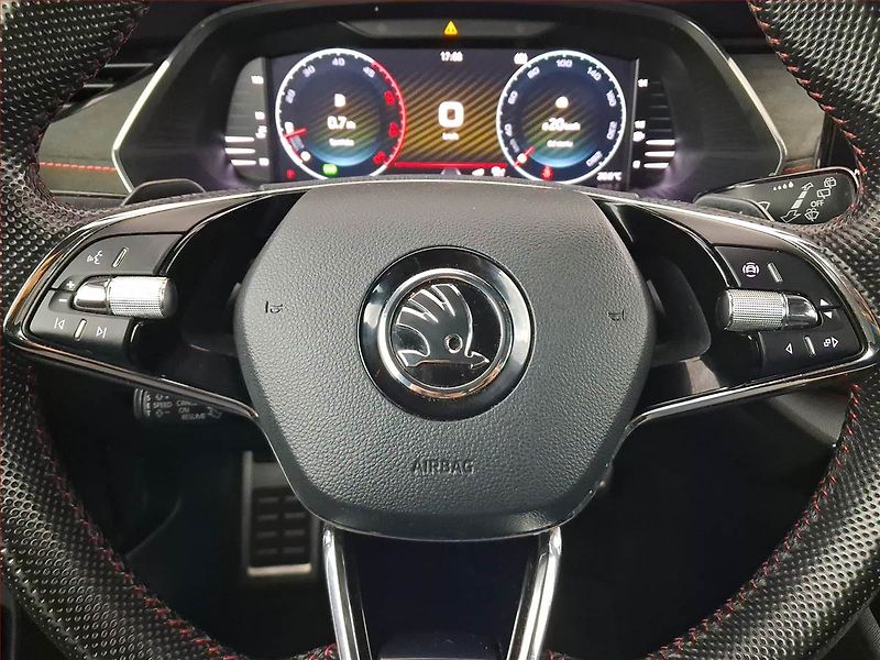 Škoda Octavia (2021) RS 2.0 TDI - fotka 16 z 25