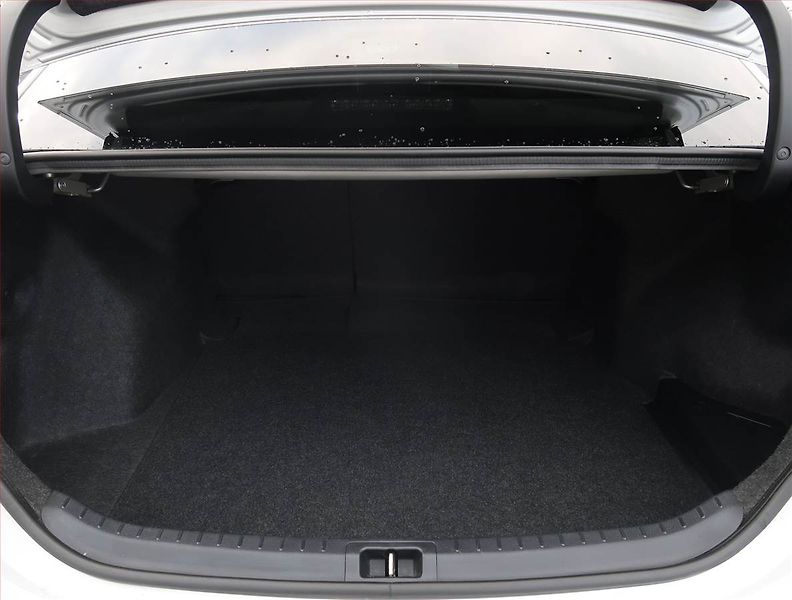Toyota Corolla (2018) 1.6 Valvematic, ČR,1.maj - fotka 14 z 21