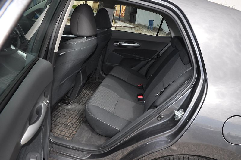 Toyota Auris 1.6 Valvematic 97kW - fotka 7 z 12