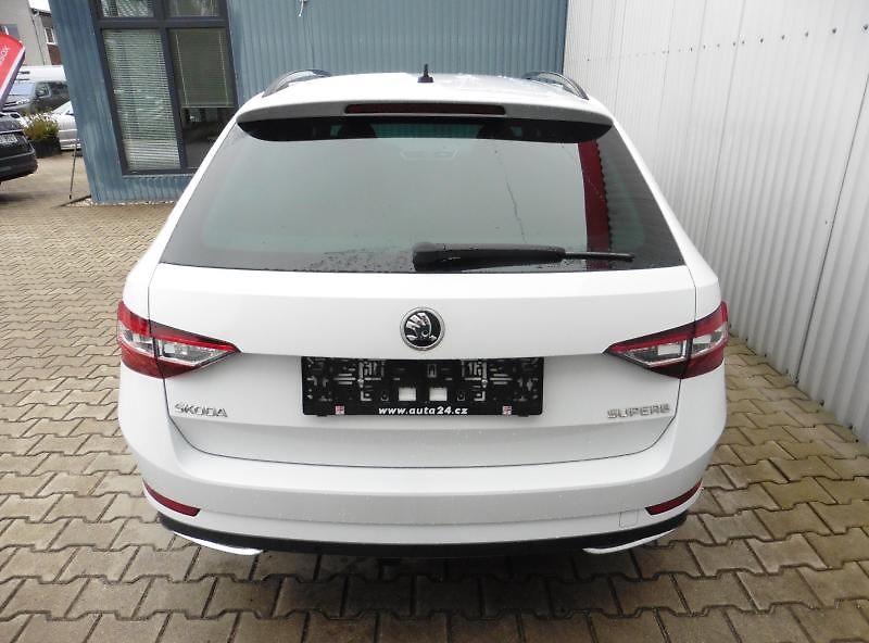 Škoda Superb III Combi 1,8TSi Sport Line - fotka 7 z 16