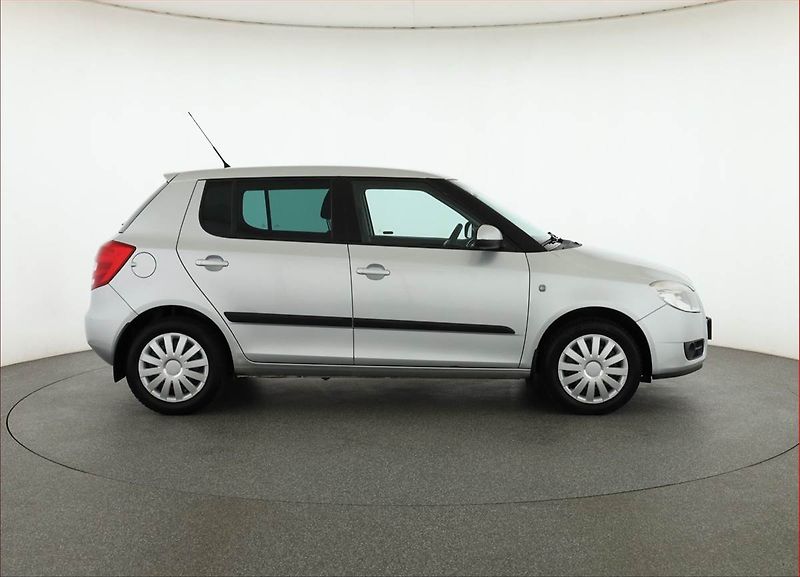 Škoda Fabia (2010) Ambition 1.2 12V, Serv.kniha - fotka 6 z 11