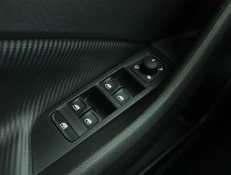 Škoda Kamiq (2025) Monte Carlo 1.5 TSI - fotka 15 z 18