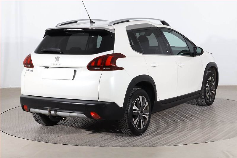 Peugeot 2008 (2018) 1.2 PureTech, Automat - fotka 5 z 25