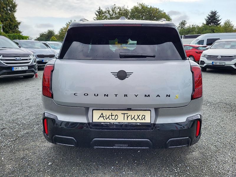 Mini Countryman SE ALL4 ELEKTRO 225kW - fotka 38 z 48