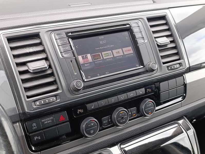 Volkswagen Multivan 2.0TDI 110kW ČR - fotka 25 z 35