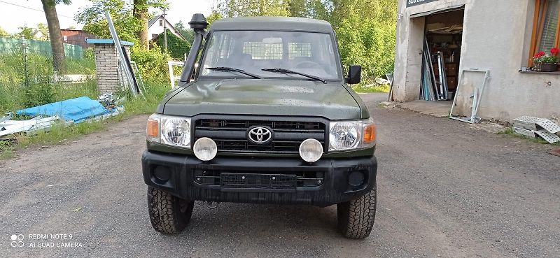 Toyota Land Cruiser (2009) - fotka 2 z 12